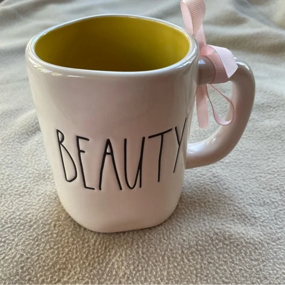 **SOLD***🚨Rae Dunn ❄️👸🏻”Beauty”Disney Mug, Double Sided Elsa,❄️👸🏻 - Picture 9 of 10